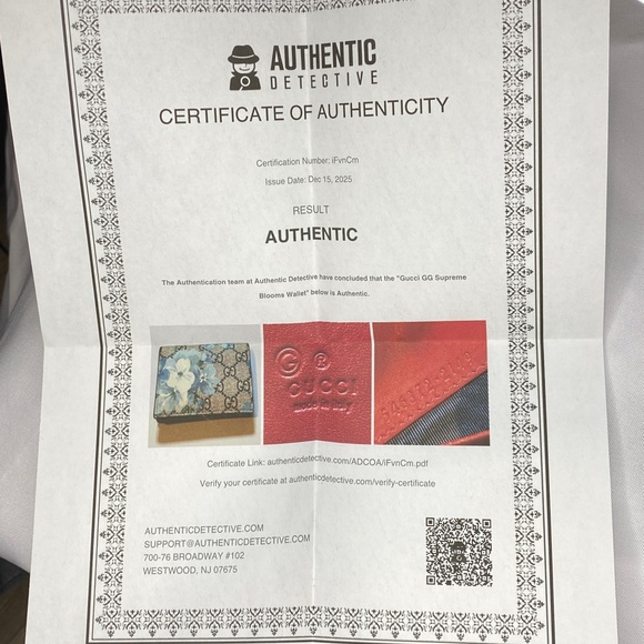 Gucci GG supreme bloom wallet blue, and white floral red interior with COA - Picture 11 of 11